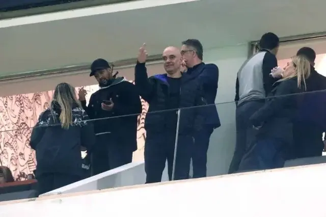 🔥EXPLODIU! Ministro Moraes PERDE O CONTROLE após Sanções dos EUA — Mostra o DEDO em Estádio!