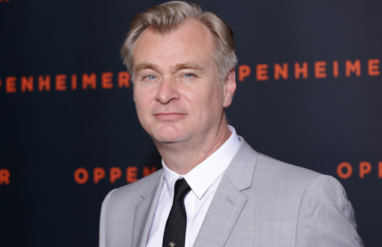 Christopher Nolan vence Globo de Ouro por Oppenheimer; veja discurso