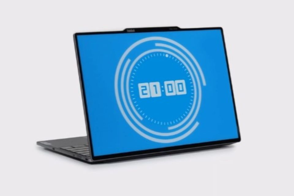 CES 2024: Lenovo apresenta notebook com tela externa E-ink