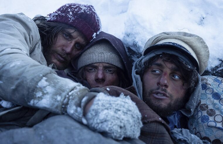 A Sociedade da Neve: 6 filmes e séries de sobrevivência parecidos com a produção