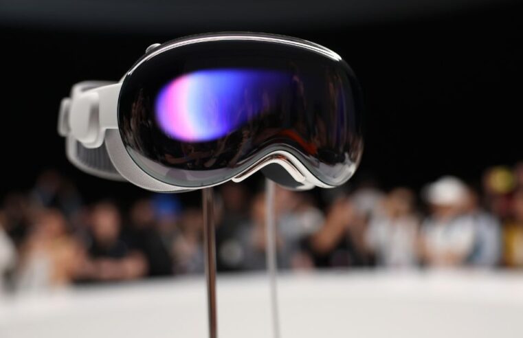 Apple Vision Pro: testes vão escanear rosto do usuário para adaptar lentes
