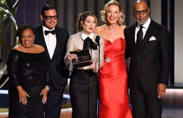 Elenco original de Grey’s Anatomy se reúne no Emmy 2024; assista