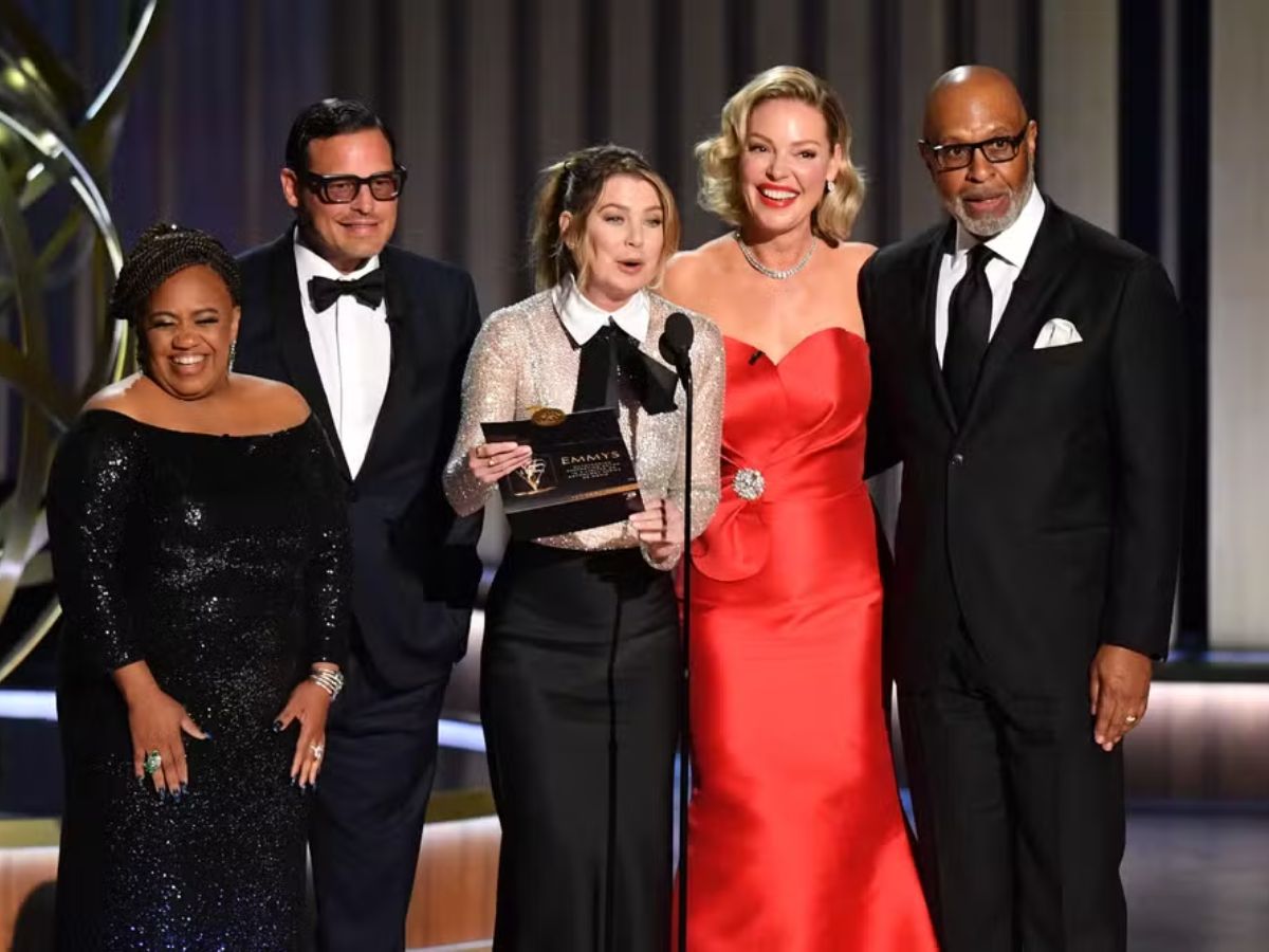 Elenco original de Grey’s Anatomy se reúne no Emmy 2024; assista