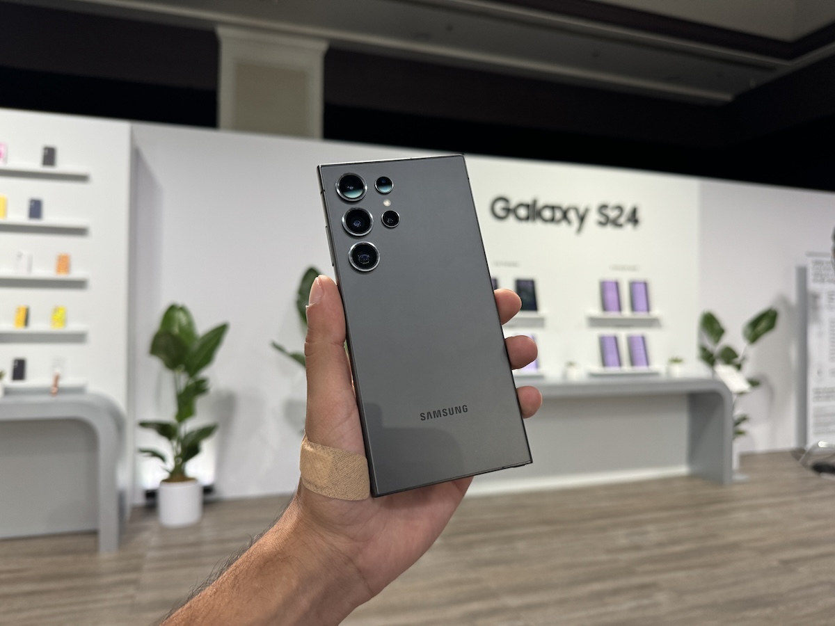Samsung lança Galaxy S24 com IA própria e titânio; veja preços e novidades