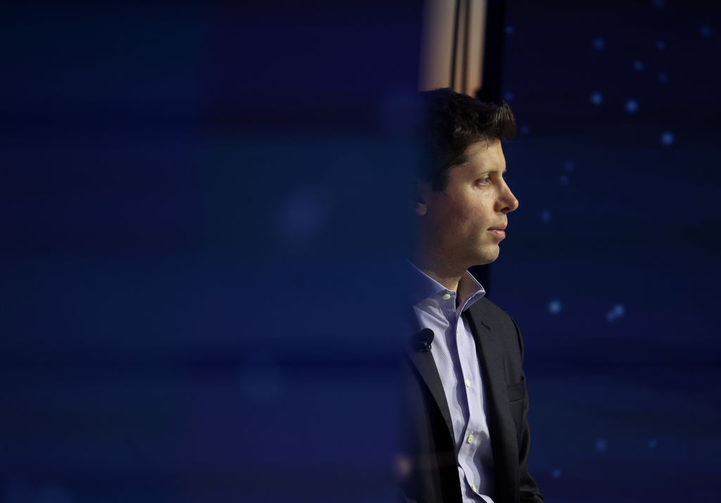 OpenAI muda regras de uso e passa a trabalhar com militares dos EUA