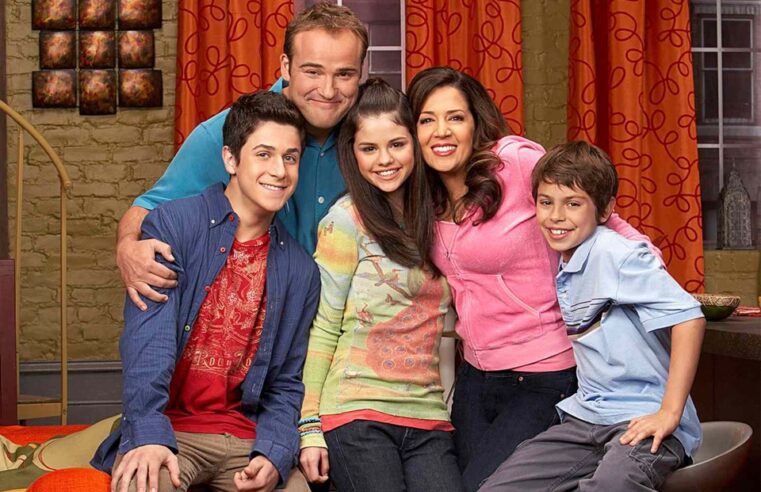 Os Feiticeiros de Waverly Place ganhará continuação com parte do elenco original
