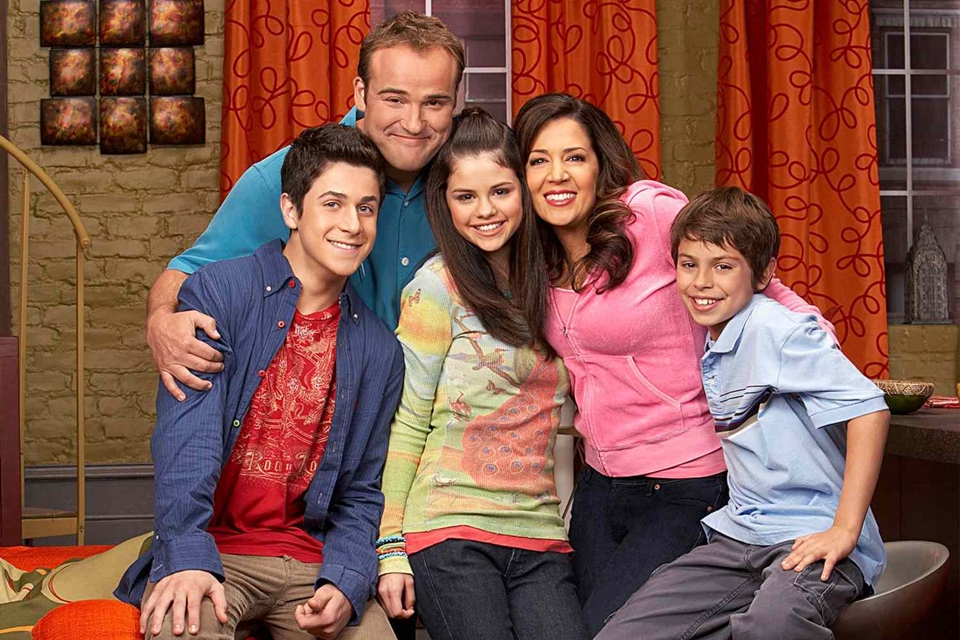 Os Feiticeiros de Waverly Place ganhará continuação com parte do elenco original