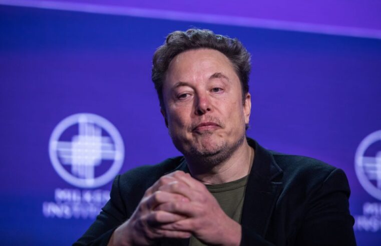 Elon Musk desiste de processar a OpenAI e os cofundadores da startup