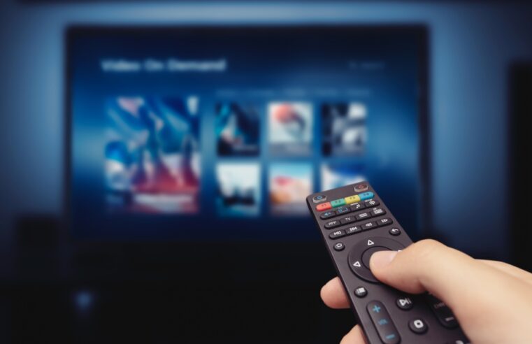 Pagar todos os streamings ficou inviável? Clientes reclamam de preços e recorrem à pirataria