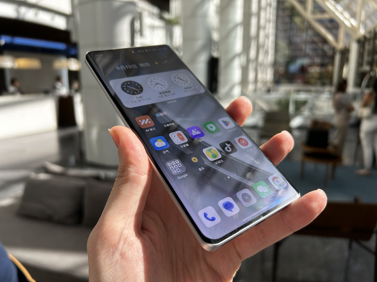 Como a Realme quer desbancar iPhone 15 e Galaxy S24 com o GT 6 no Brasil? Empresa responde