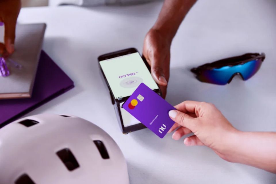 Nubank é ‘cancelado’ nas redes sociais após post de cofundadora