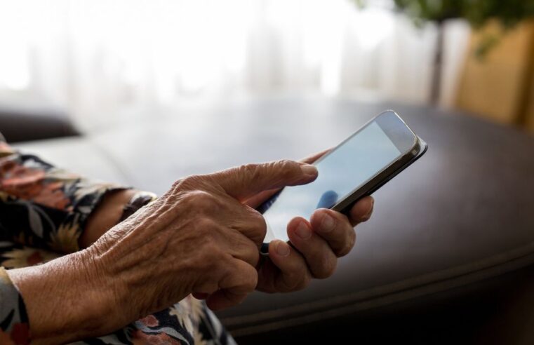É possível usar aplicativos de bancos em celulares antigos?