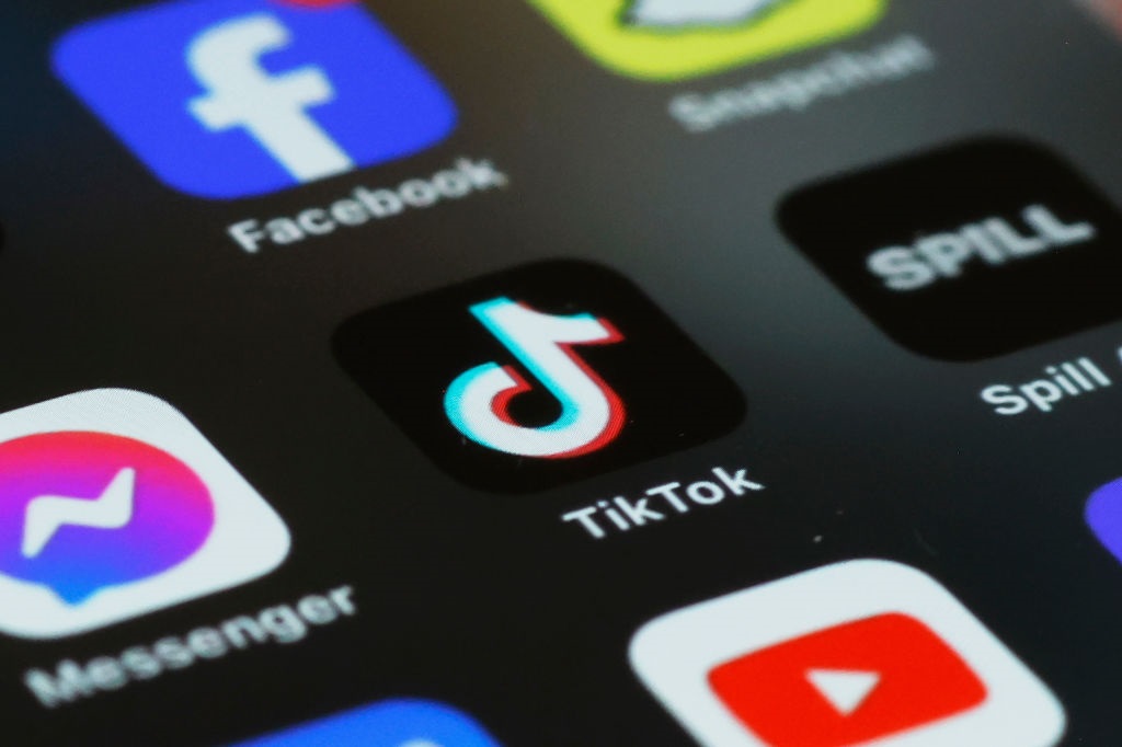 Site lista as músicas mais populares do TikTok em 2024 (até agora)