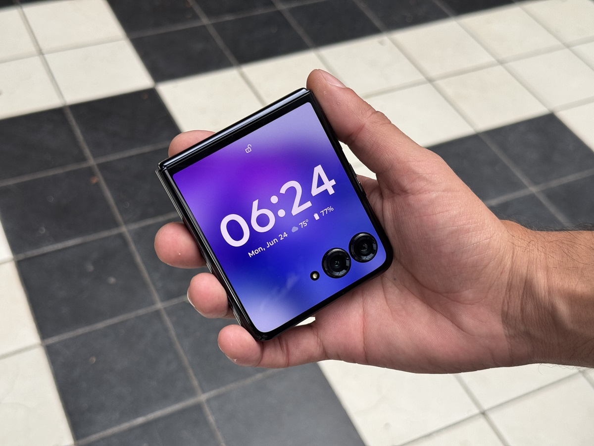 Motorola lança Razr 50 e Razr 50 Ultra com tela gigante: veja primeiras impressões