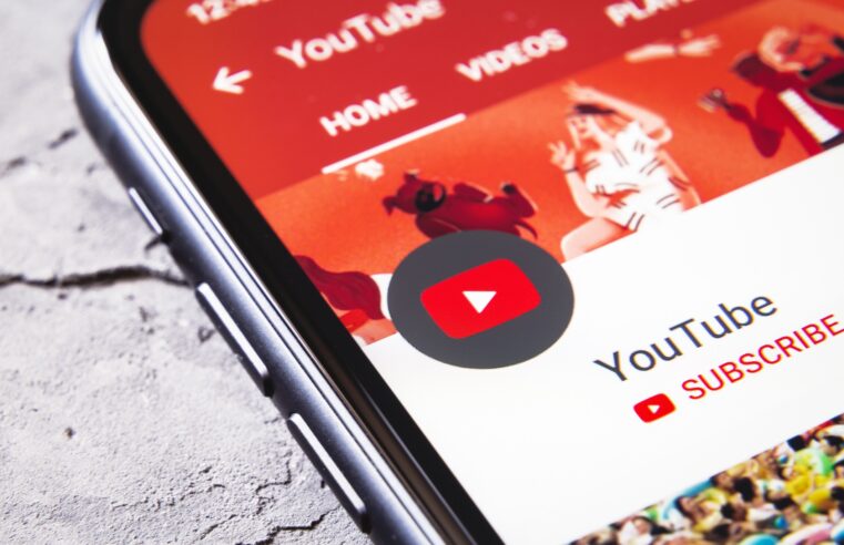 YouTube quer que gravadoras cedam mais músicas para uso com IA