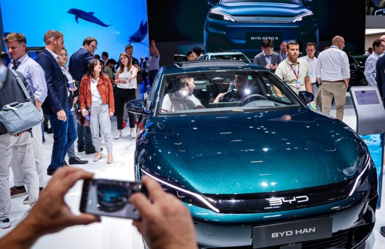 Montadoras brasileiras querem barrar carros elétricos chineses com taxas mais altas