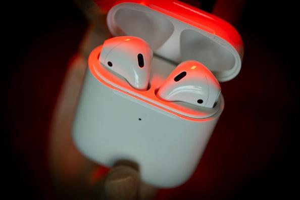 Apple pode lançar AirPods com câmeras embutidas, diz rumor