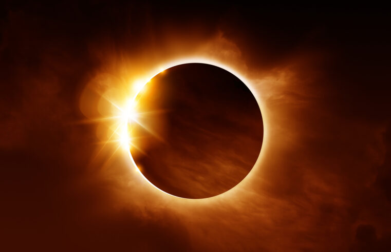 Os eclipses solares totais irão desaparecer