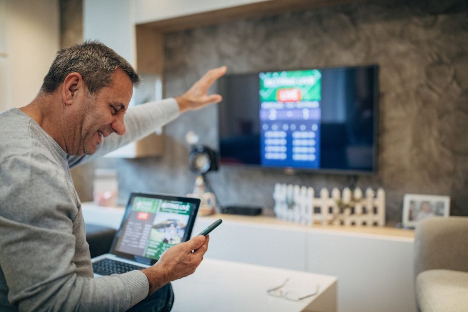 Como conectar e espelhar o notebook na TV?