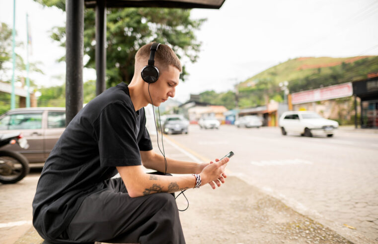 YouTube Music testa recurso para criar rádios personalizadas com IA