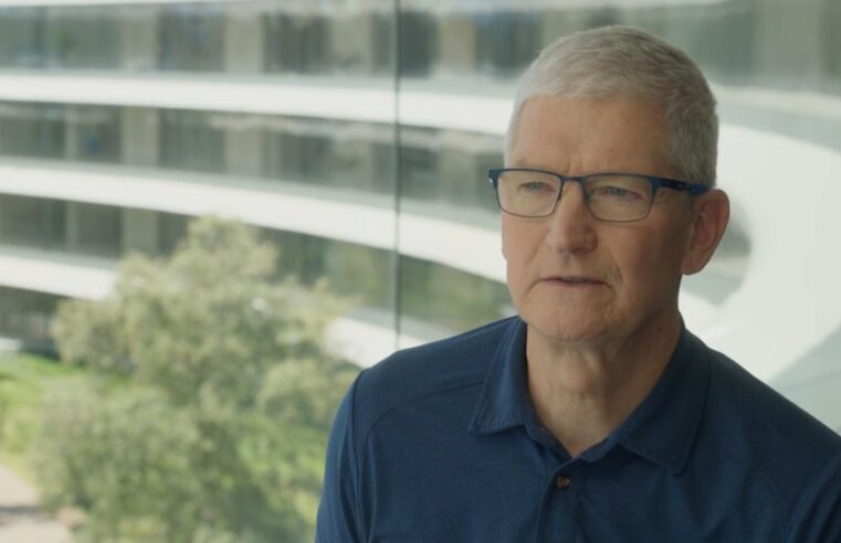 Tim Cook diz que usa o Apple Vision Pro todos os dias