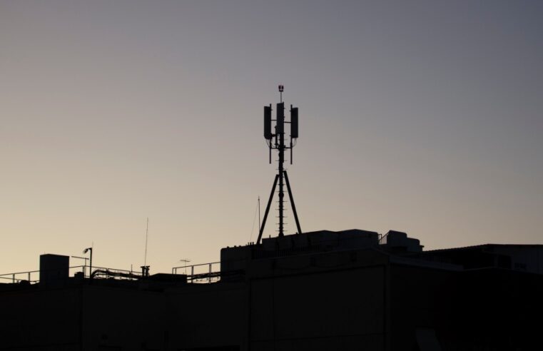 Oi, Vivo e Tim são multadas em até R$ 2 milhões por propaganda enganosa de 5G
