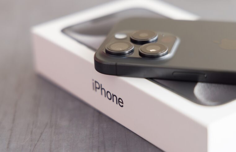 iPhone dobrável deve sair em 2026 e ser no formato flip, segundo rumores