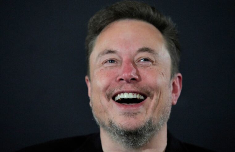 Elon Musk fere regra da própria rede e posta deepfake de Kamala Harris no X