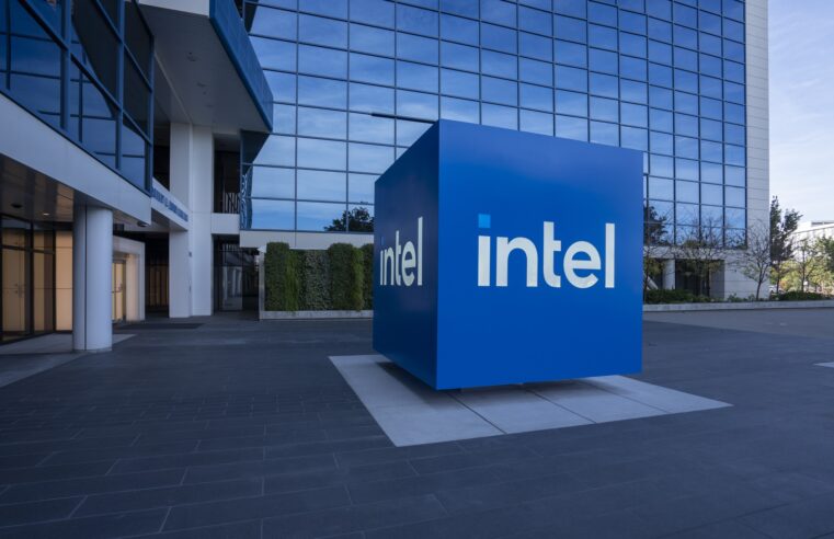 Intel demite 15% dos funcionários e anuncia vários cortes de custos