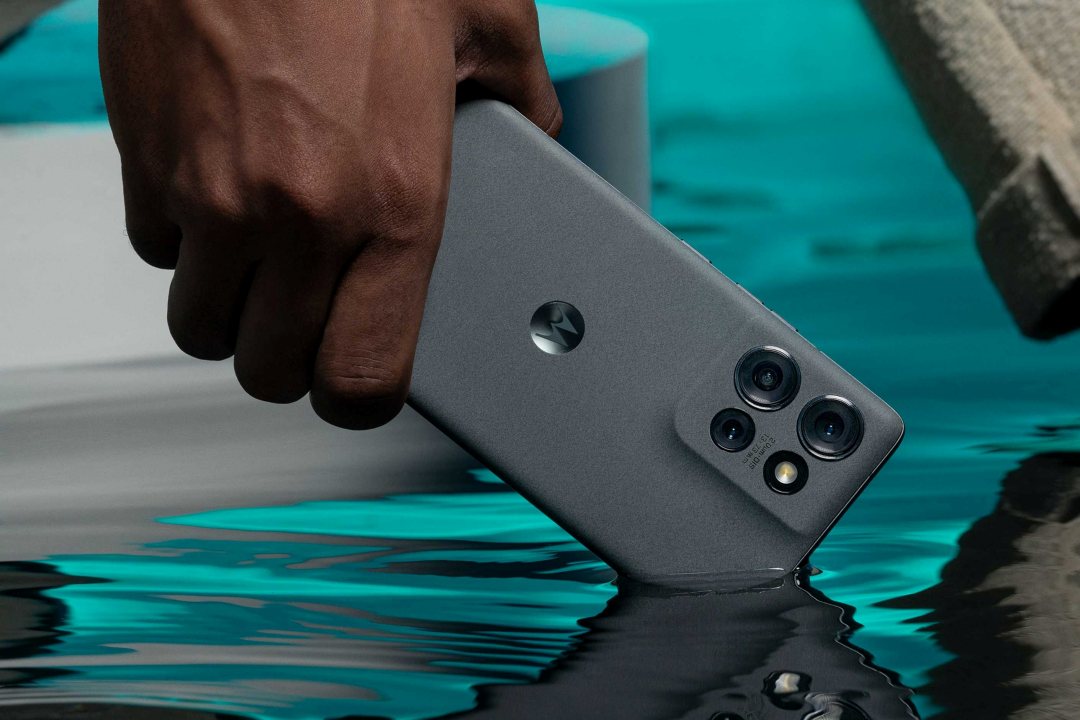 Motorola Edge 50 é lançado e chega com o título de celular mais ‘mais fino do mundo’