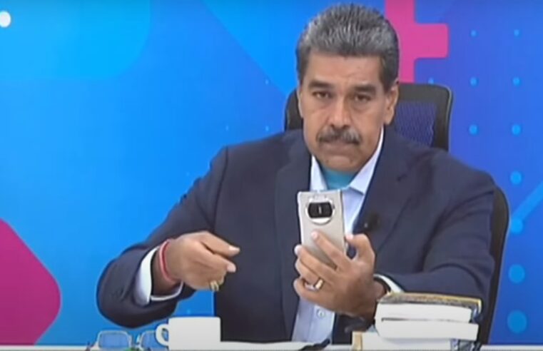 Maduro deleta WhatsApp ao vivo e faz campanha contra o app na Venezuela