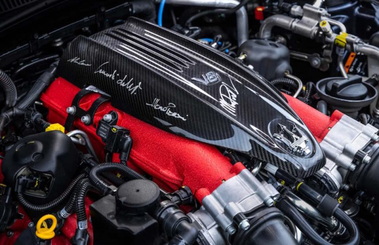 Maserati produz seu último V8 com a despedida do longevo Quattroporte