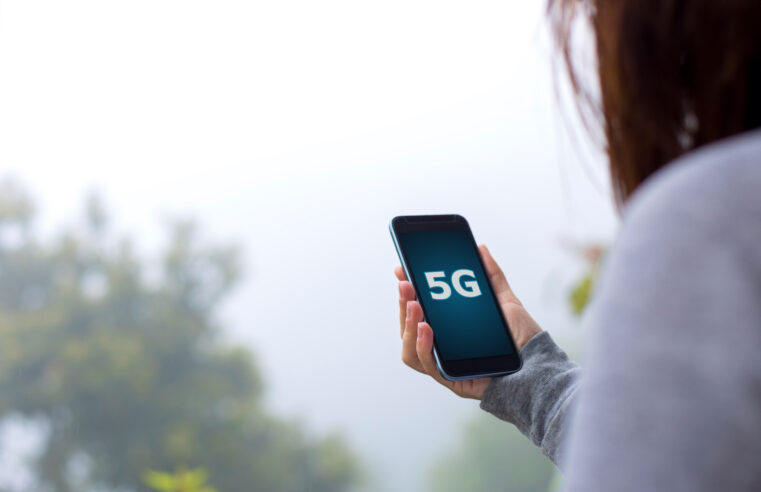 Falhas permite que hackers espionem celulares pelo 5G, alerta estudo