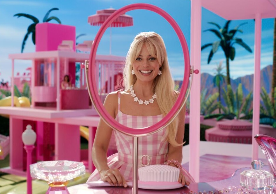 Celular flip da Barbie feito pela HMD Global vaza em imagens; veja