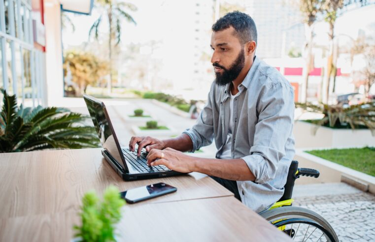 OLX lança programa de capacitação em tecnologia para PCDs; veja como se inscrever