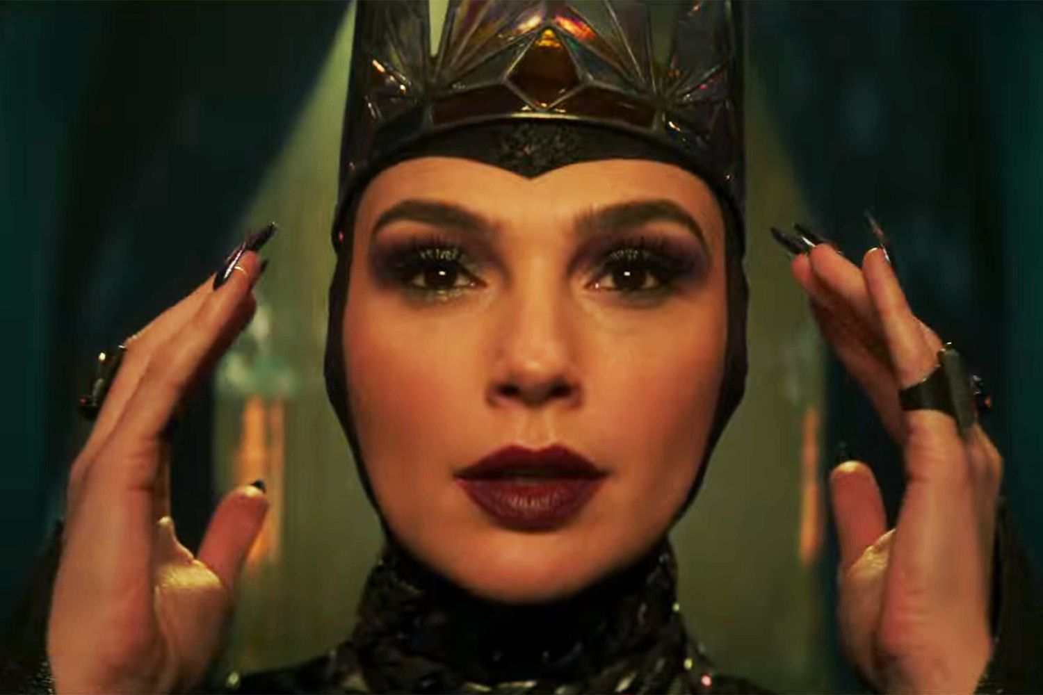 Branca de Neve: live-action ganha teaser com Gal Gadot como Rainha Má; veja!