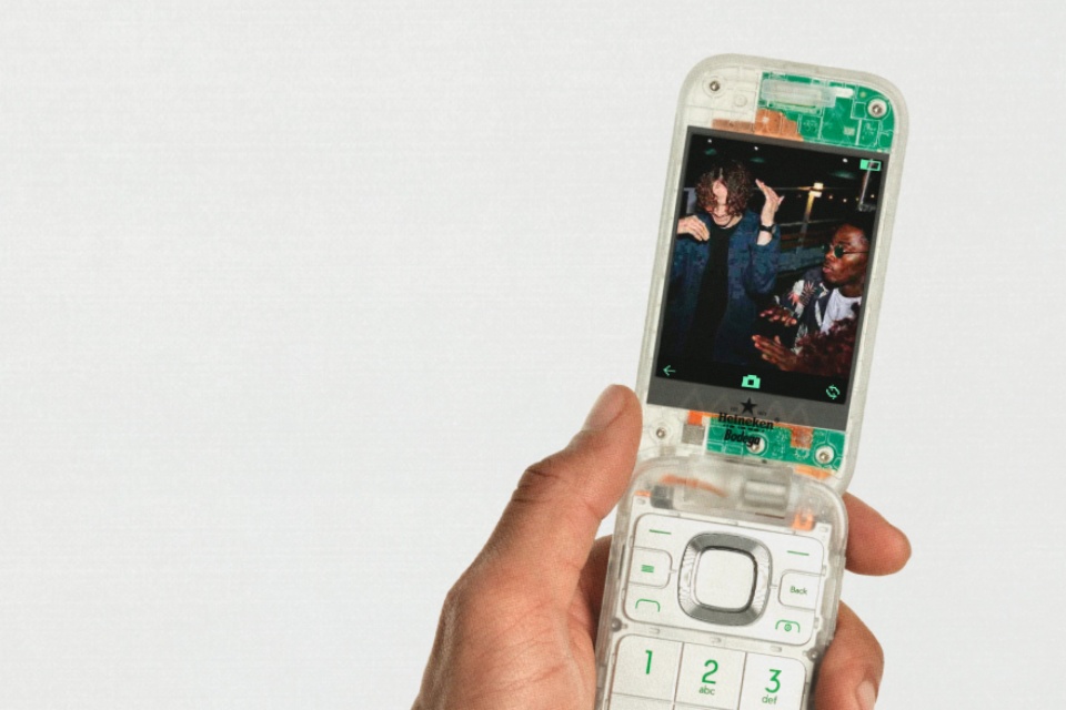Heineken traz o ‘celular mais chato do mundo’ ao Brasil; saiba como concorrer