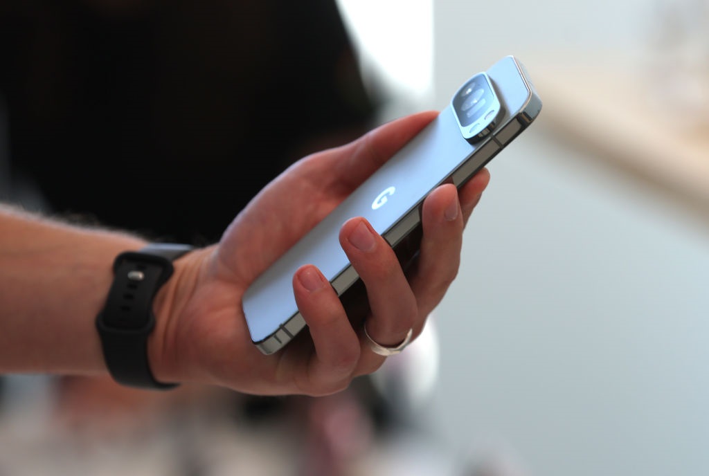 App oculto em celulares Google Pixel pode expor usuários, alertam pesquisadores