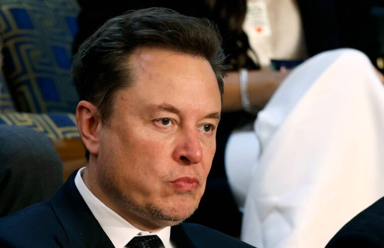 X de Elon Musk anuncia fim da operação no Brasil com citação a Moraes e demissão equipe do país