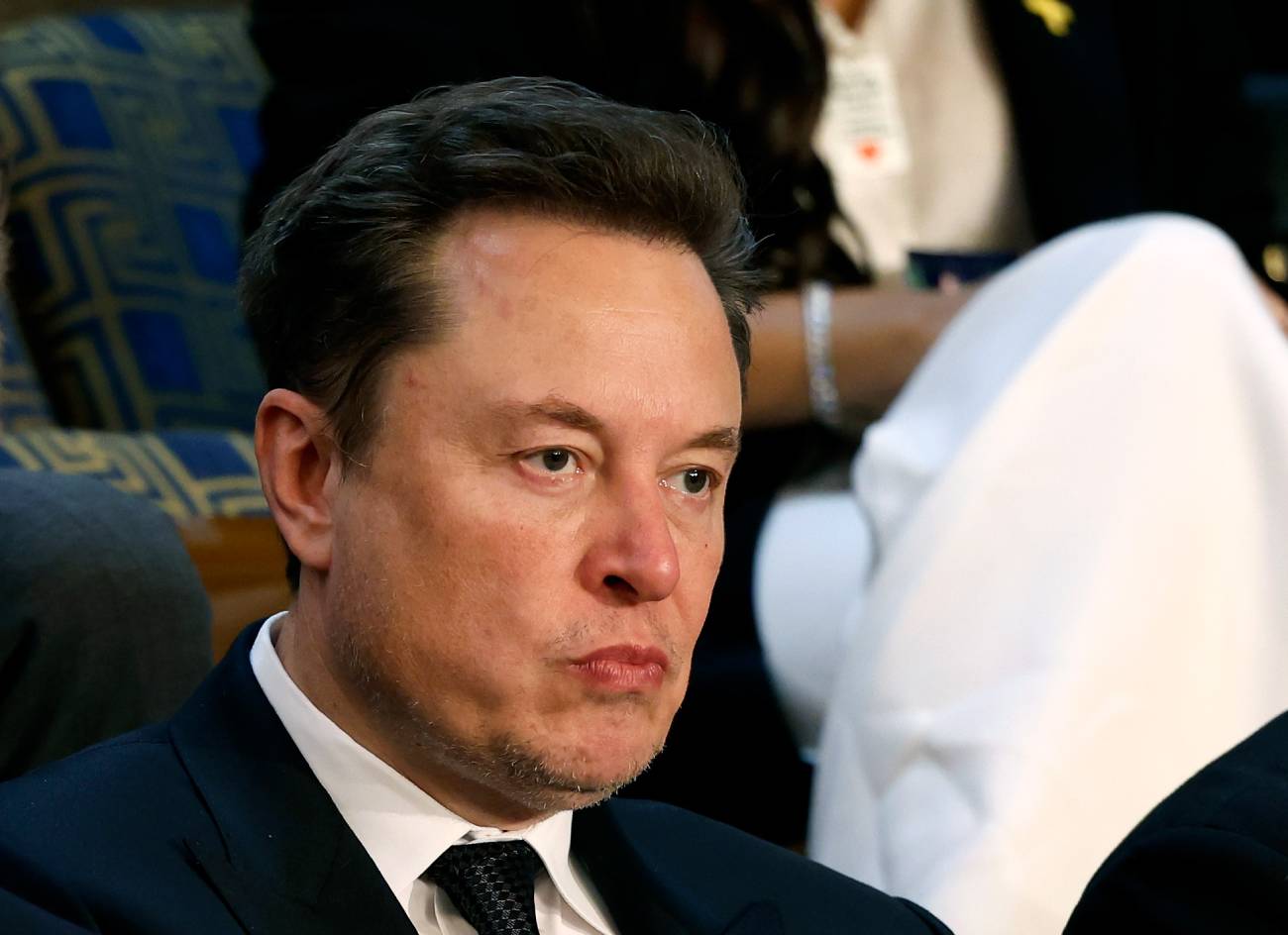 X de Elon Musk anuncia fim da operação no Brasil com citação a Moraes e demissão equipe do país