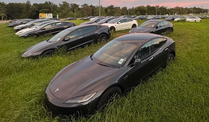 Cemitério de Tesla: fotos mostram carros ‘abandonados’ em terreno nos EUA