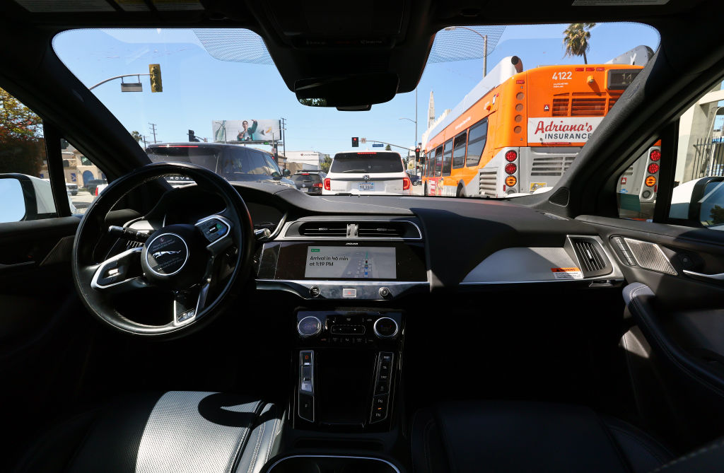 Waymo, irmã do Google, já faz 100 mil corridas de robotáxis pagas por semana