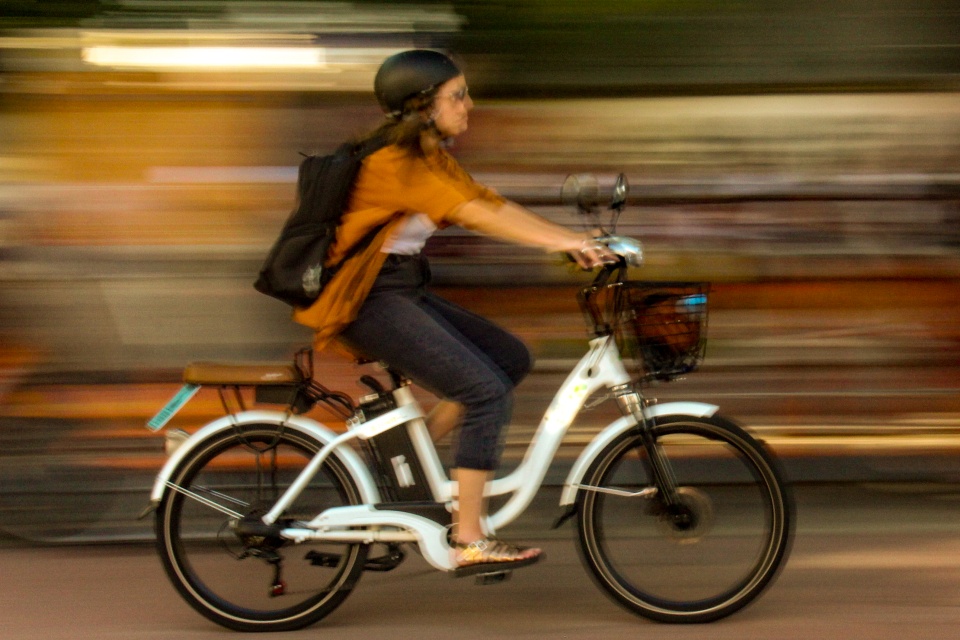 A bicicleta elétrica como solução para o caos urbano