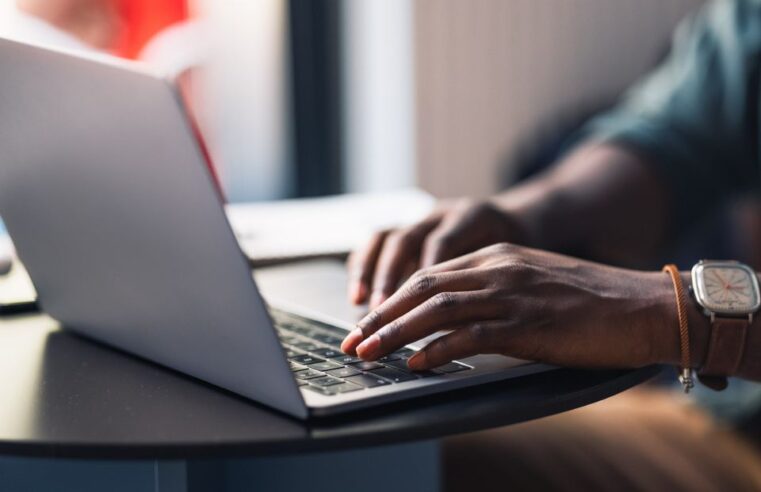 Quais são as diferenças entre processadores de 32 bits e 64 bits?