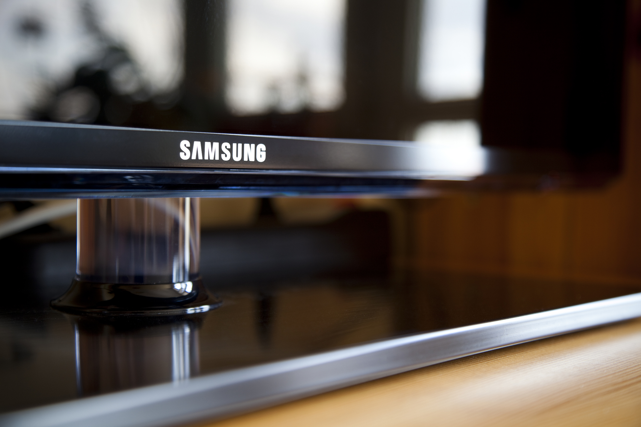 Samsung apresenta tela ‘elástica’ com tecnologia micro LED; veja vídeo