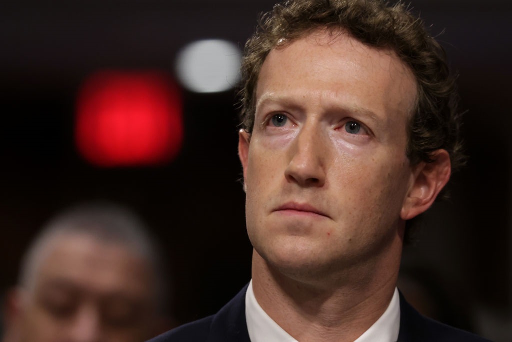 Zuckerberg acusa governo Biden de tentar censurar posts do Facebook sobre a pandemia