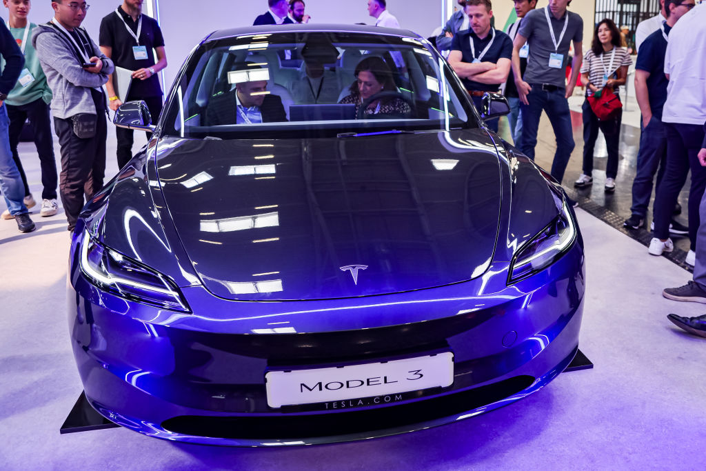 Tesla apaga texto que prometia que todos os seus carros seriam 100% autônomos