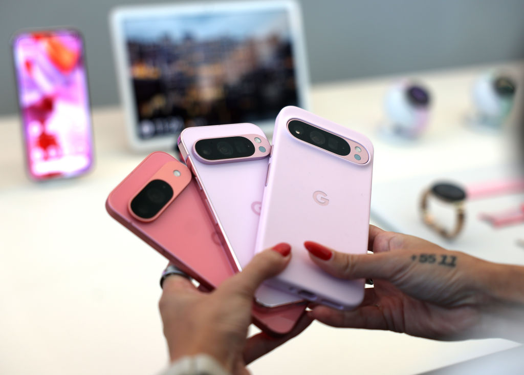 Pixel 9 perde recurso e não pode ativar recarga reversa enquanto carrega