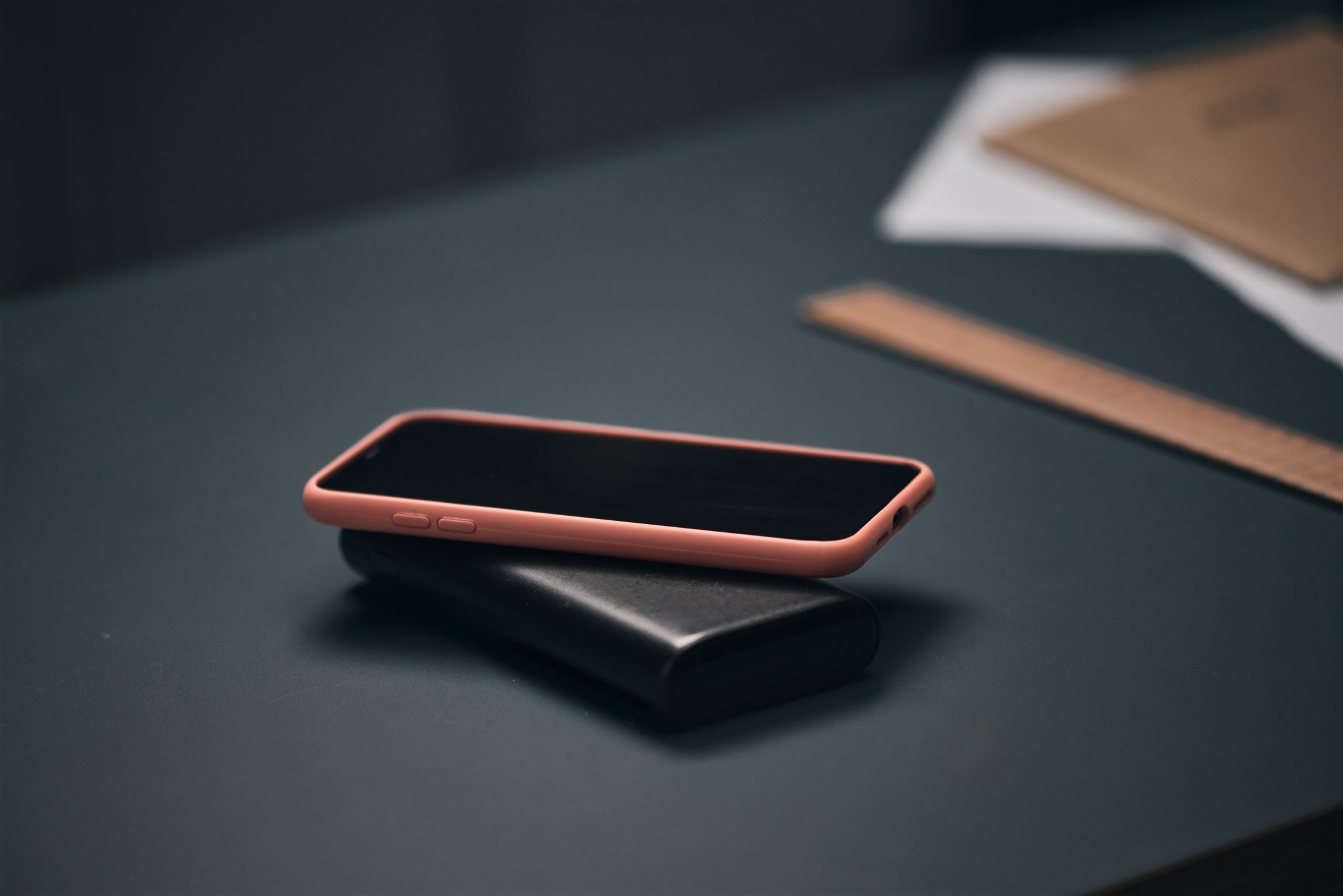 Lenda urbana verdadeira? Empresa admite ter software para ouvir pessoas pelo celular