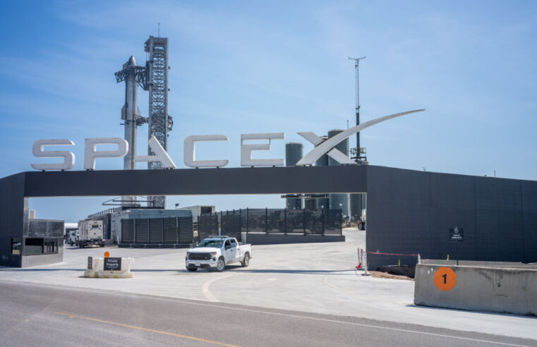 Musk manda SpaceX retirar funcionários do Brasil em meio a embates com STF
